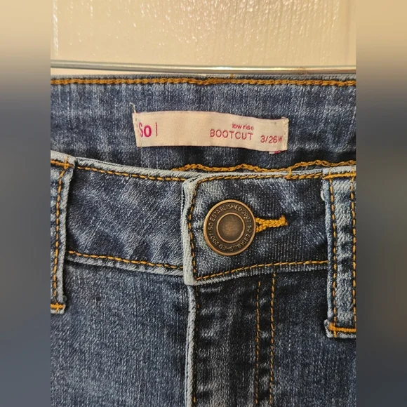 SO Womens Boot Cut Jeans Medium Blue Size 3/26 - Picture 2 of 4